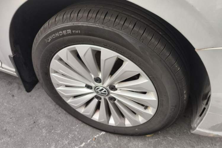 Used Volkswagen Lavida 2019 1.5L Automatic Comfort Edition China VI Standard Right Front Wheel Hub