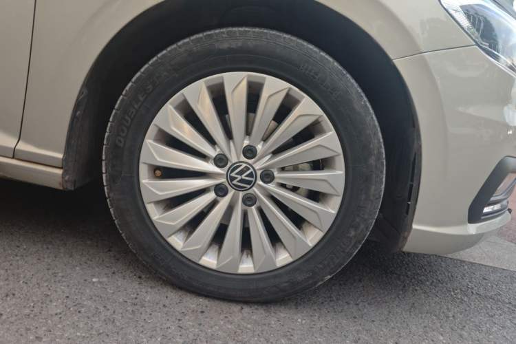 Used Volkswagen Lavida 2019 1.5L Automatic Comfort Edition China VI Standard Right Front Wheel Hub