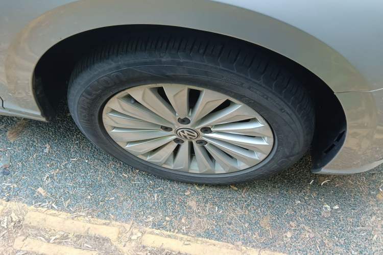 Used Volkswagen Lavida 2019 1.5L Automatic Comfort Edition China VI Standard Right Front Wheel Hub