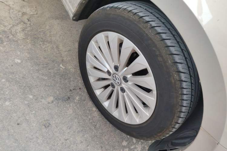 Used Volkswagen Lavida 2019 1.5L Automatic Comfort Edition China VI Standard Right Front Wheel Hub