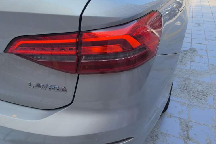 Used Volkswagen Lavida 2019 1.5L Automatic Fashion Edition China VI Right Rear Taillight
