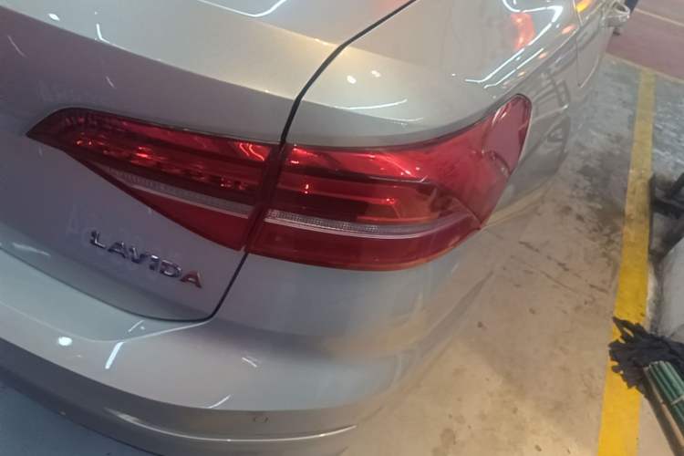 Used Volkswagen Lavida 2019 1.5L Automatic Fashion Edition China VI Right Rear Taillight