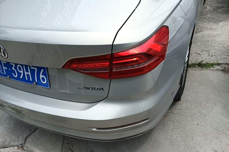 Used Volkswagen Lavida 2019 1.5L Automatic Vision Edition China VI Standard Right Rear Taillight