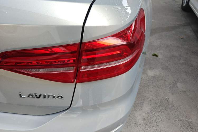 Used Volkswagen Lavida 2019 1.5L Automatic Comfort Edition China VI Standard Right Rear Taillight