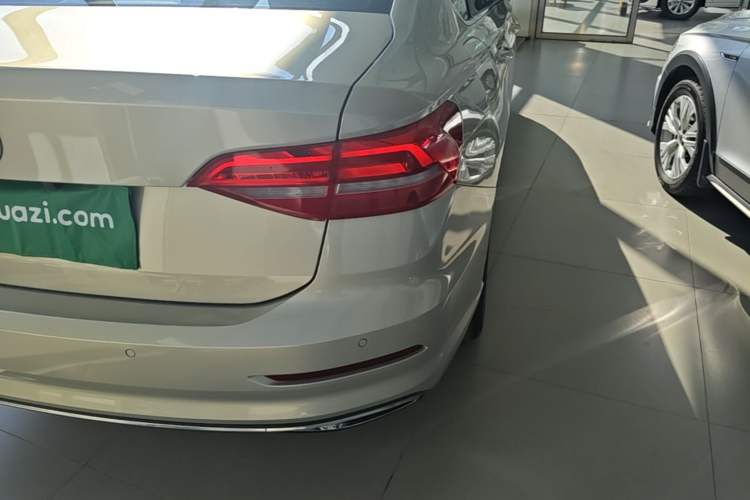 Used Volkswagen Lavida 2019 280TSI DSG Comfort Edition China VI standard Right Rear Taillight