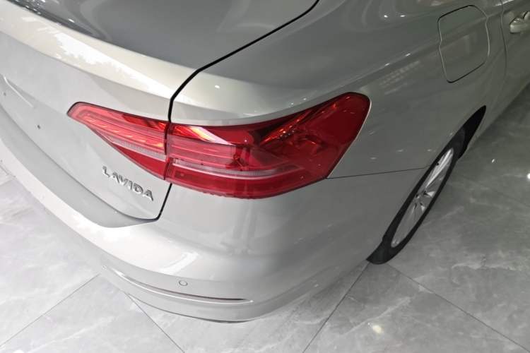 Used Volkswagen Lavida 2019 1.5L Automatic Comfort Edition China VI Standard Right Rear Taillight