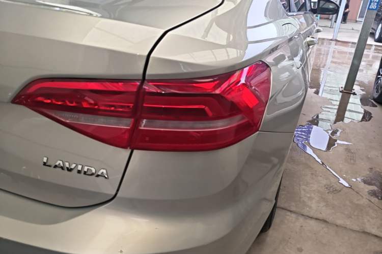 Used Volkswagen Lavida 2019 1.5L Automatic Comfort Edition China VI Standard Right Rear Taillight