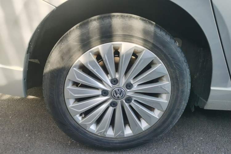 Used Volkswagen Lavida 2019 280TSI DSG Comfort Edition China VI standard Right Rear Wheel Hub
