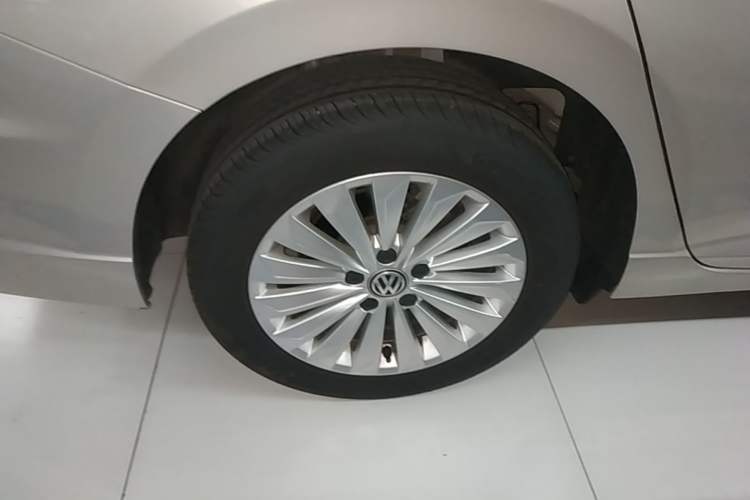 Used Volkswagen Lavida 2019 280TSI DSG Comfort Edition China VI standard Right Rear Wheel Hub