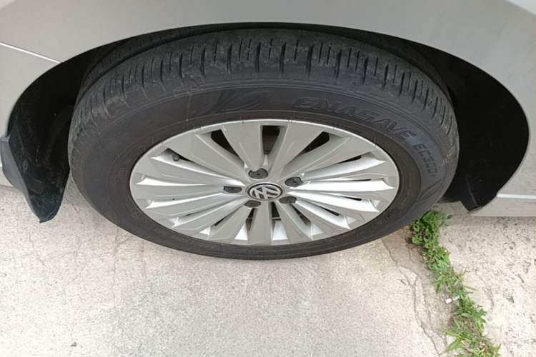 Used Volkswagen Lavida 2019 1.5L Automatic Vision Edition China VI Standard Right Rear Wheel Hub