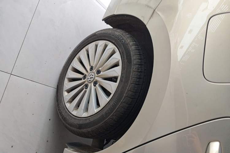 Used Volkswagen Lavida 2019 1.5L Automatic Comfort Edition China VI Standard Right Rear Wheel Hub