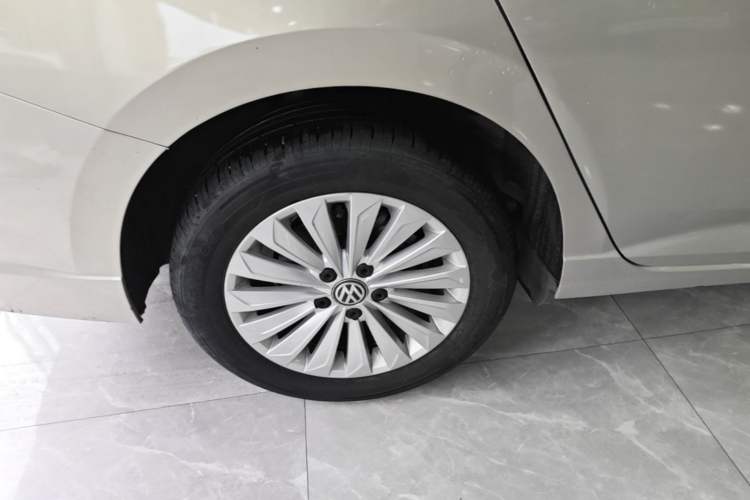 Used Volkswagen Lavida 2019 1.5L Automatic Comfort Edition China VI Standard Right Rear Wheel Hub