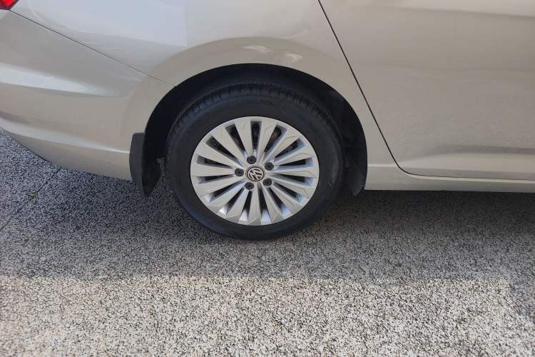 Used Volkswagen Lavida 2019 280TSI DSG Comfort Edition China VI standard Right Rear Wheel Hub