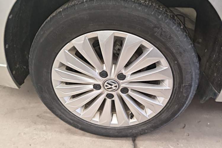 Used Volkswagen Lavida 2019 1.5L Automatic Comfort Edition China VI Standard Right Rear Wheel Hub