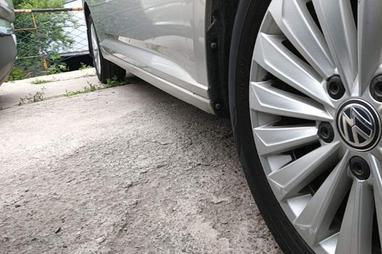 Used Volkswagen Lavida 2019 1.5L Automatic Vision Edition China VI Standard Right Side Sill
