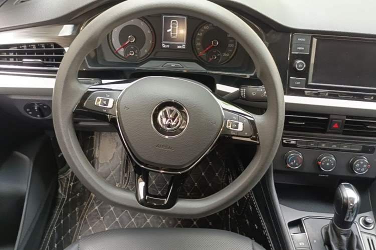 Used Volkswagen Lavida 2019 1.5L Automatic Comfort Edition China VI Standard Steering Wheel