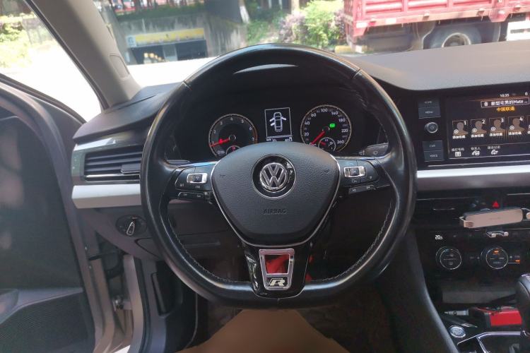 Used Volkswagen Lavida 2019 280TSI DSG Luxury Edition China VI Standard Steering Wheel