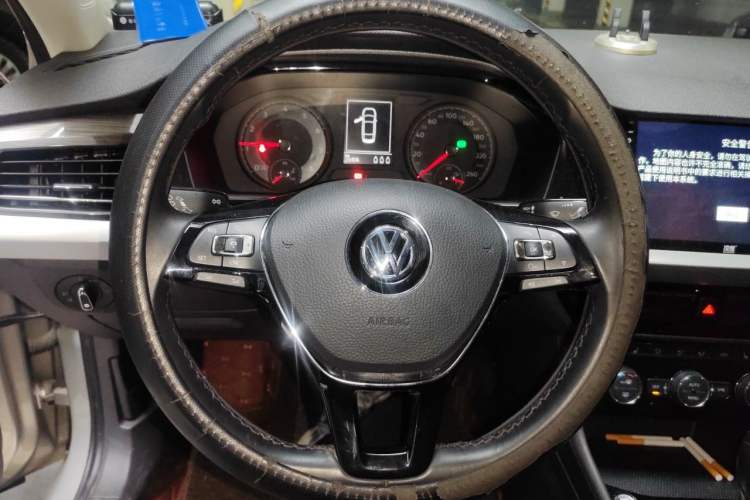 Used Volkswagen Lavida 2019 280TSI DSG Luxury Edition China VI Standard Steering Wheel