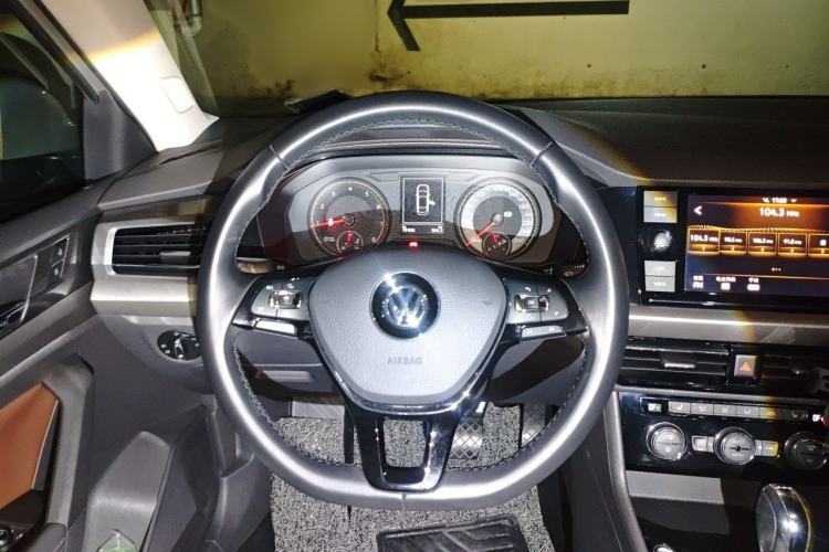 Used Volkswagen Lavida 2019 280TSI DSG Luxury Edition China VI Standard Steering Wheel