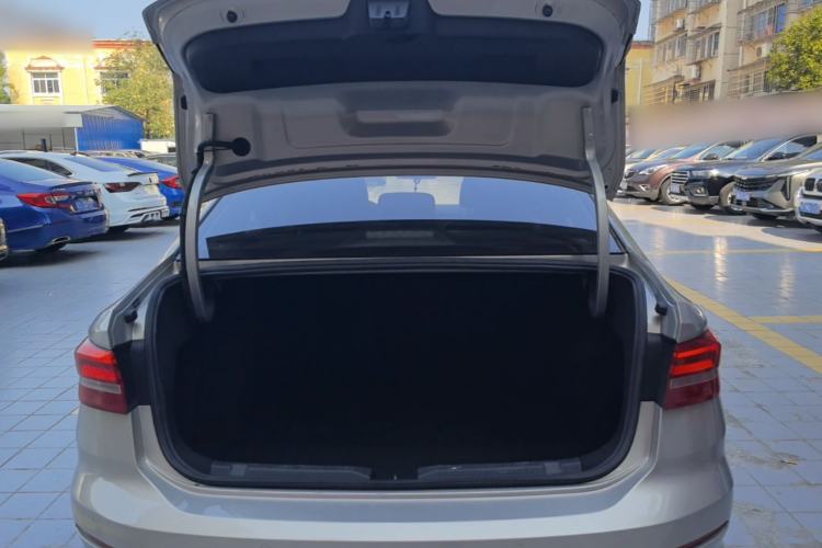 Used Volkswagen Lavida 2019 1.5L Automatic Fashion Edition China VI Trunk