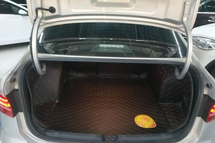 Used Volkswagen Lavida 2019 280TSI DSG Comfort Edition China VI standard Trunk