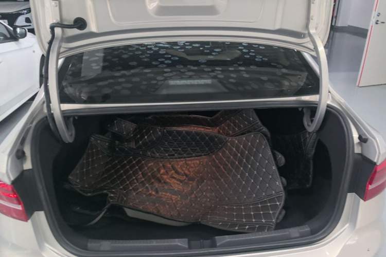 Used Volkswagen Lavida 2019 280TSI DSG Comfort Edition China VI standard Trunk