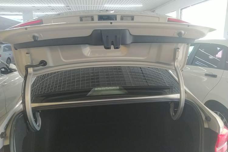 Used Volkswagen Lavida 2019 1.5L Automatic Comfort Edition China VI Standard Trunk
