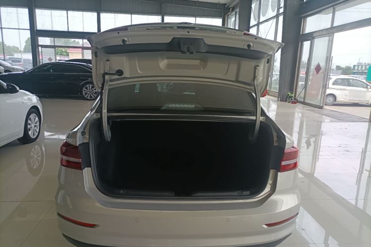 Used Volkswagen Lavida 2019 1.5L Automatic Comfort Edition China VI Standard Trunk