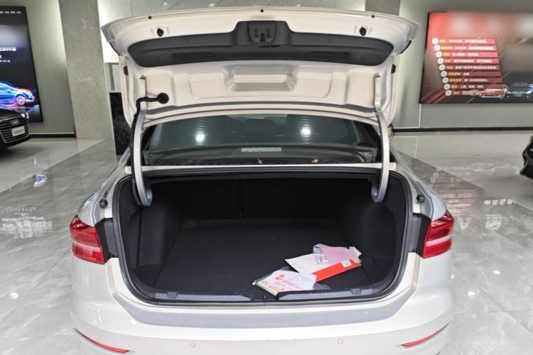 Used Volkswagen Lavida 2019 1.5L Automatic Comfort Edition China VI Standard Trunk