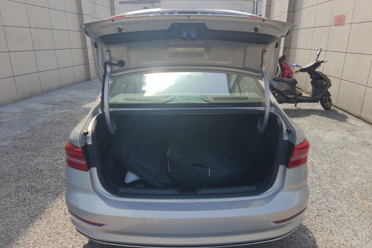 Used Volkswagen Lavida 2019 280TSI DSG Comfort Edition China VI standard Trunk