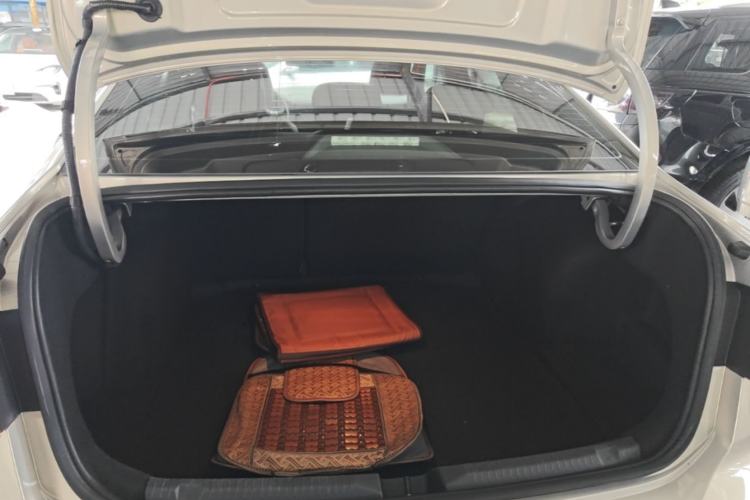 Used Volkswagen Lavida 2019 280TSI DSG Comfort Edition China VI standard Trunk