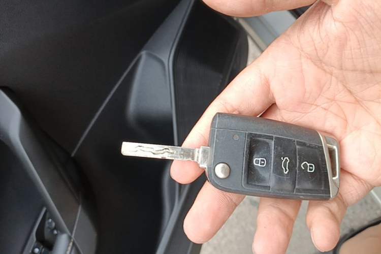 Used Volkswagen Lavida 2019 1.5L Automatic Vision Edition China VI Standard Vehicle Key