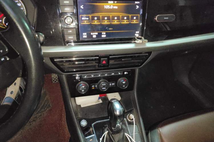 Used Volkswagen Lavida 2019 280TSI DSG Luxury Edition China VI Standard Audio And AC Panel
