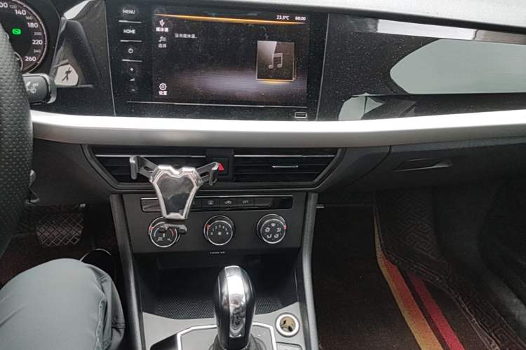 Used Volkswagen Lavida 2019 1.5L Automatic Comfort Edition China VI Standard Audio And AC Panel