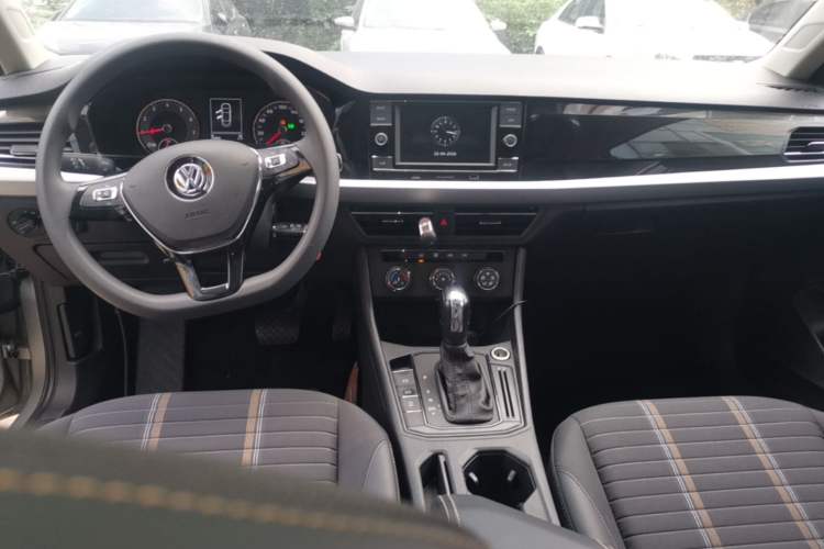 Used Volkswagen Lavida 2019 1.5L Automatic Vision Edition China VI Standard Center Console