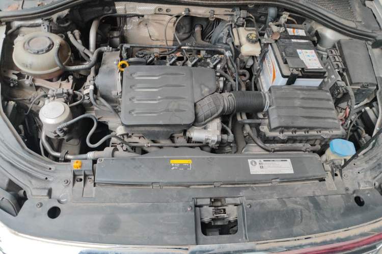 Used Volkswagen Lavida 2019 1.5L Automatic Comfort Edition China VI Standard Engine Bay