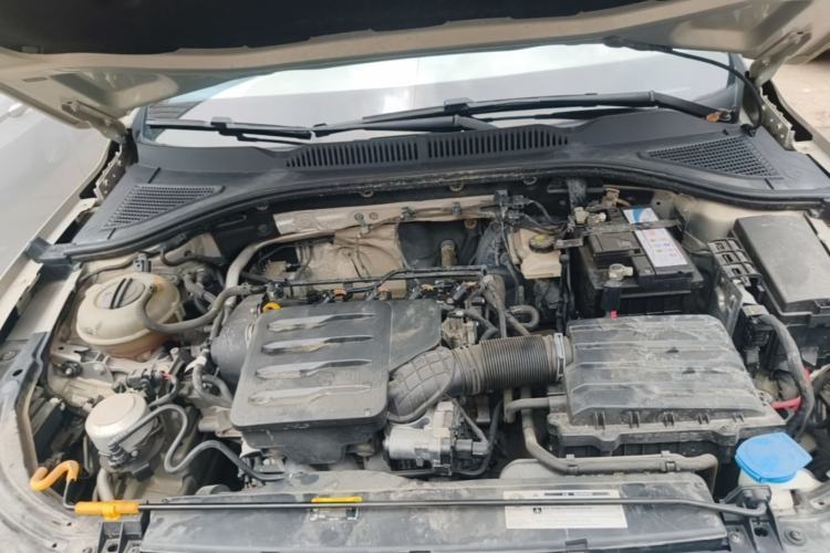 Used Volkswagen Lavida 2019 1.5L Automatic Comfort Edition China VI Standard Engine Bay