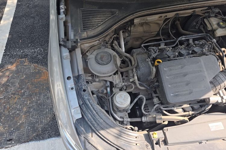 Used Volkswagen Lavida 2019 1.5L Automatic Comfort Edition China VI Standard Engine Bay Right