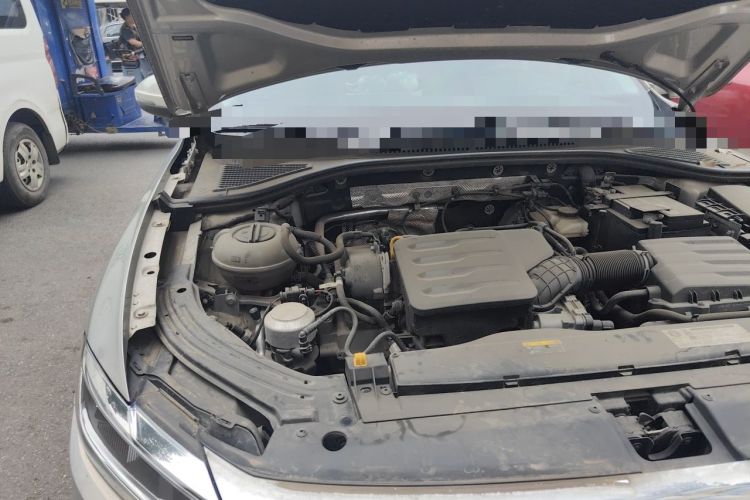 Used Volkswagen Lavida 2019 1.5L Automatic Comfort Edition China VI Standard Engine Bay Right