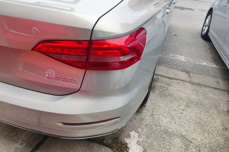 Used Volkswagen Lavida 2019 1.5L Automatic Comfort Edition China VI Standard Exterior 3