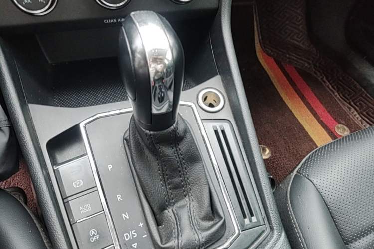 Used Volkswagen Lavida 2019 1.5L Automatic Comfort Edition China VI Standard Gear Lever