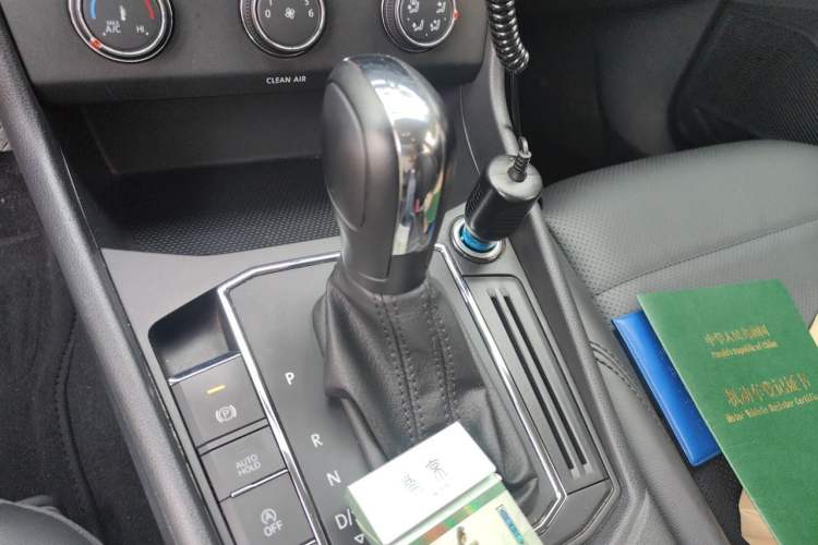 Used Volkswagen Lavida 2019 1.5L Automatic Comfort Edition China VI Standard Gear Lever