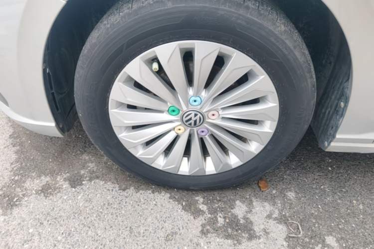 Used Volkswagen Lavida 2019 1.5L Automatic Comfort Edition China VI Standard Left Front Wheel Hub