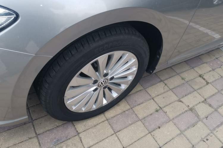 Used Volkswagen Lavida 2019 1.5L Automatic Vision Edition China VI Standard Left Front Wheel Hub