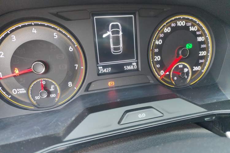 Used Volkswagen Lavida 2019 1.5L Automatic Comfort Edition China VI Standard Odometer Close Up