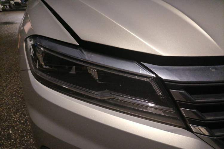 Used Volkswagen Lavida 2019 1.5L Automatic Comfort Edition China VI Standard Right Front Headlight