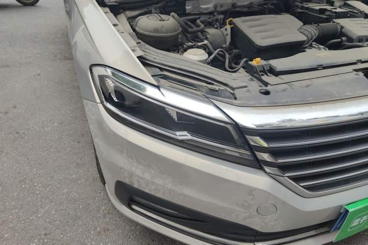 Used Volkswagen Lavida 2019 1.5L Automatic Comfort Edition China VI Standard Right Front Headlight