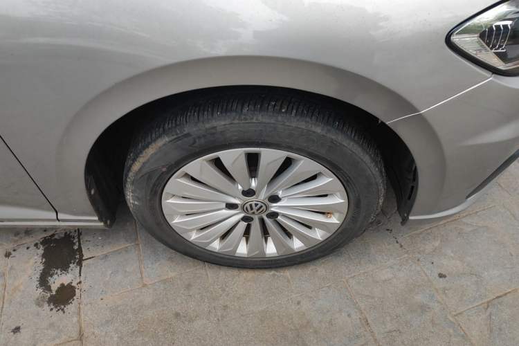 Used Volkswagen Lavida 2019 1.5L Automatic Comfort Edition China VI Standard Right Front Wheel Hub