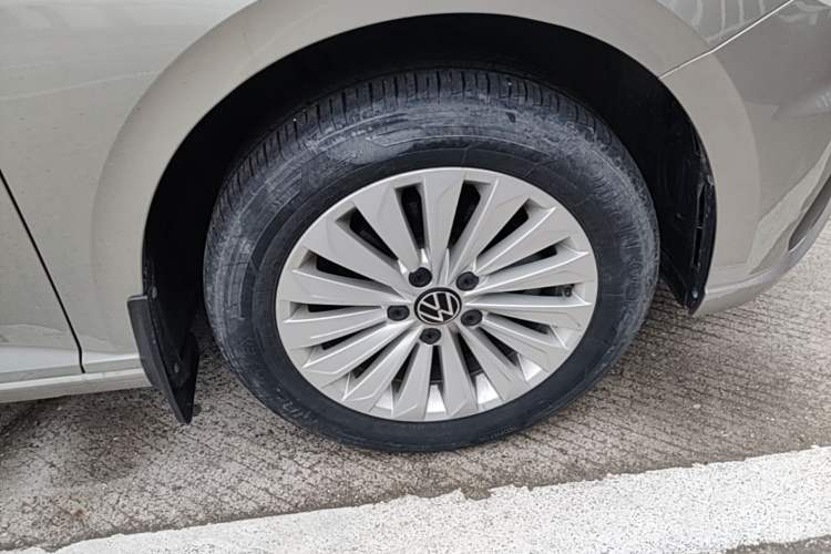 Used Volkswagen Lavida 2019 1.5L Automatic Comfort Edition China VI Standard Right Front Wheel Hub