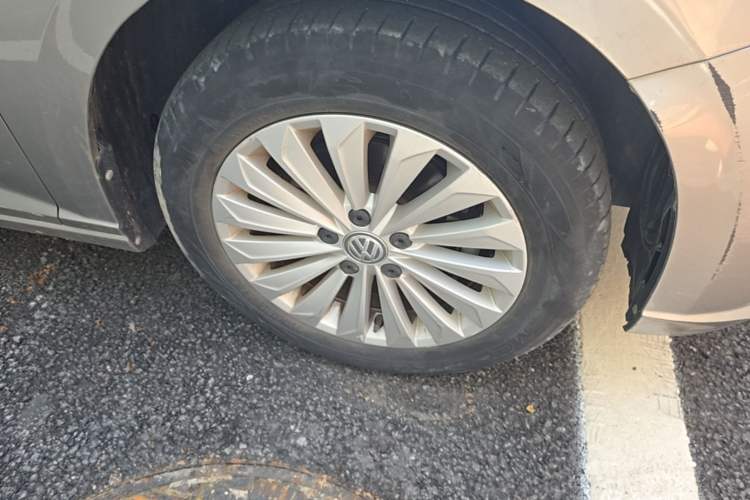 Used Volkswagen Lavida 2019 1.5L Automatic Comfort Edition China VI Standard Right Front Wheel Hub